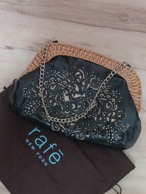 RAFE BLK LASER CUT PATENT CLUTCH.
